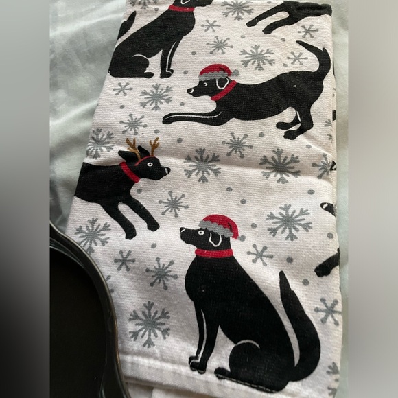 Wilton snowman cookie cake pan and pup Christmas’s towel! Both new - Picture 2 of 5